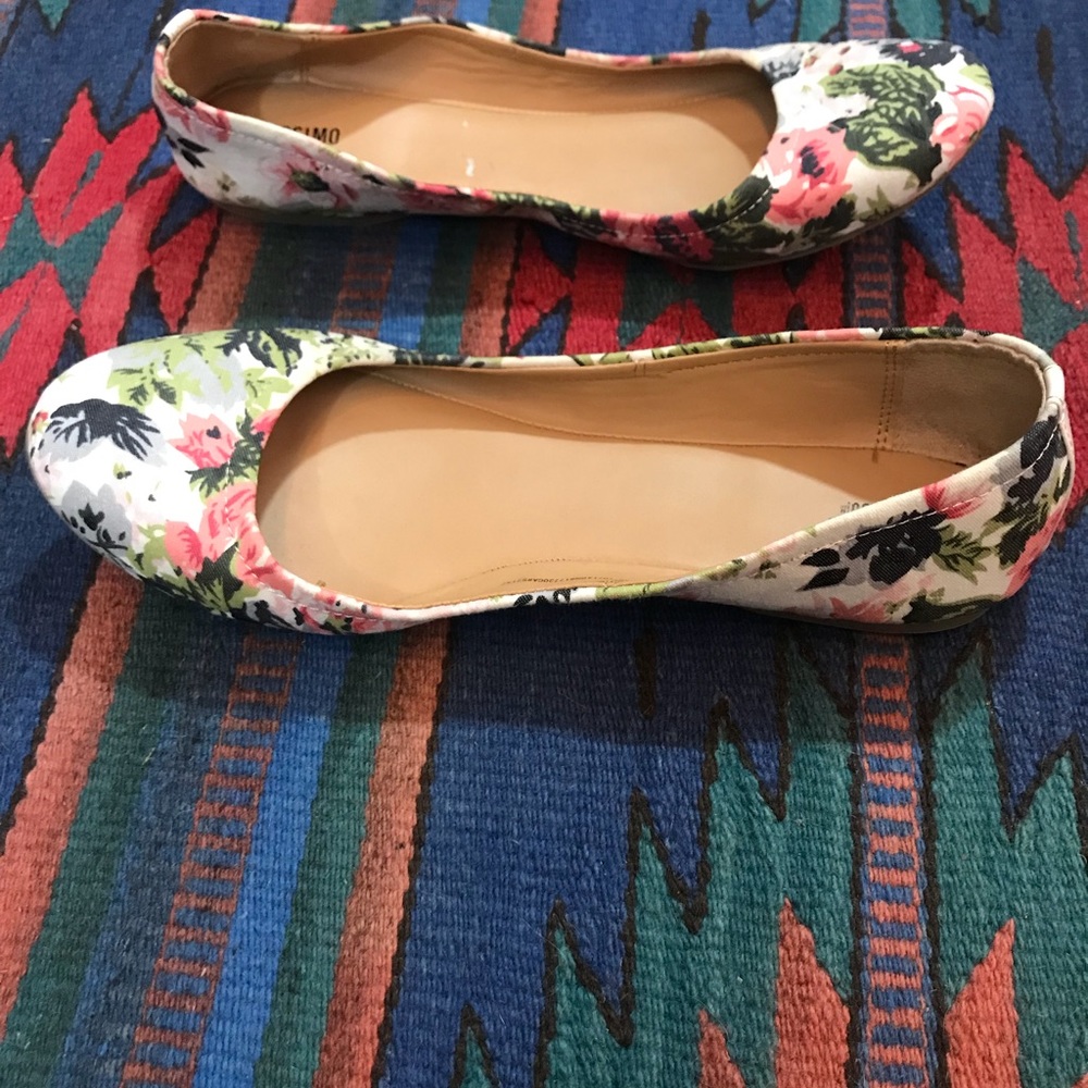 Floral printed canvas slipper flats - size 9